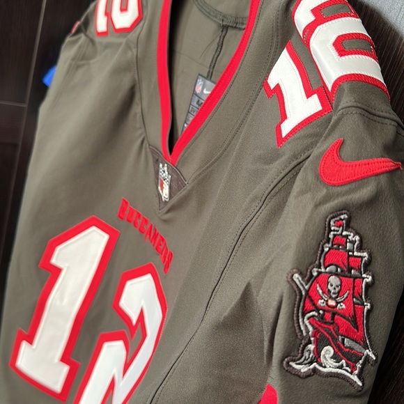 Tom Brady Tampa Bay Buccaneers Nike Pewter Vapor Elite Authentic NFL Jersey - Picture 5 of 7
